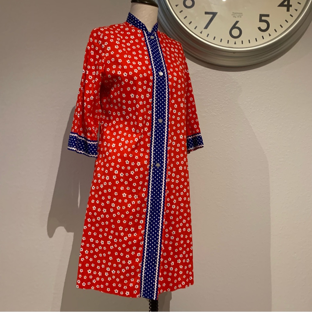 Vintage Floral 3/4 Sleeve Housecoat Or Beach Coverup
